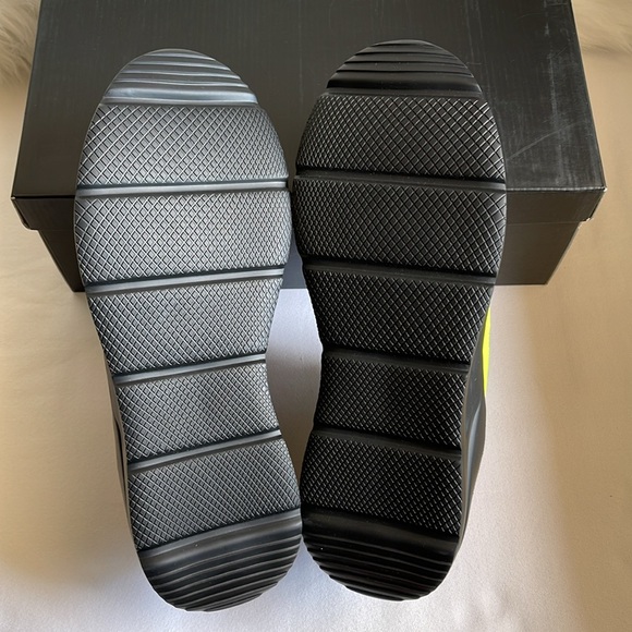 INC International Concepts Men’s RAVEN Black/ Red Multi Sneakers Size 10.5M. NEW - Picture 6 of 7